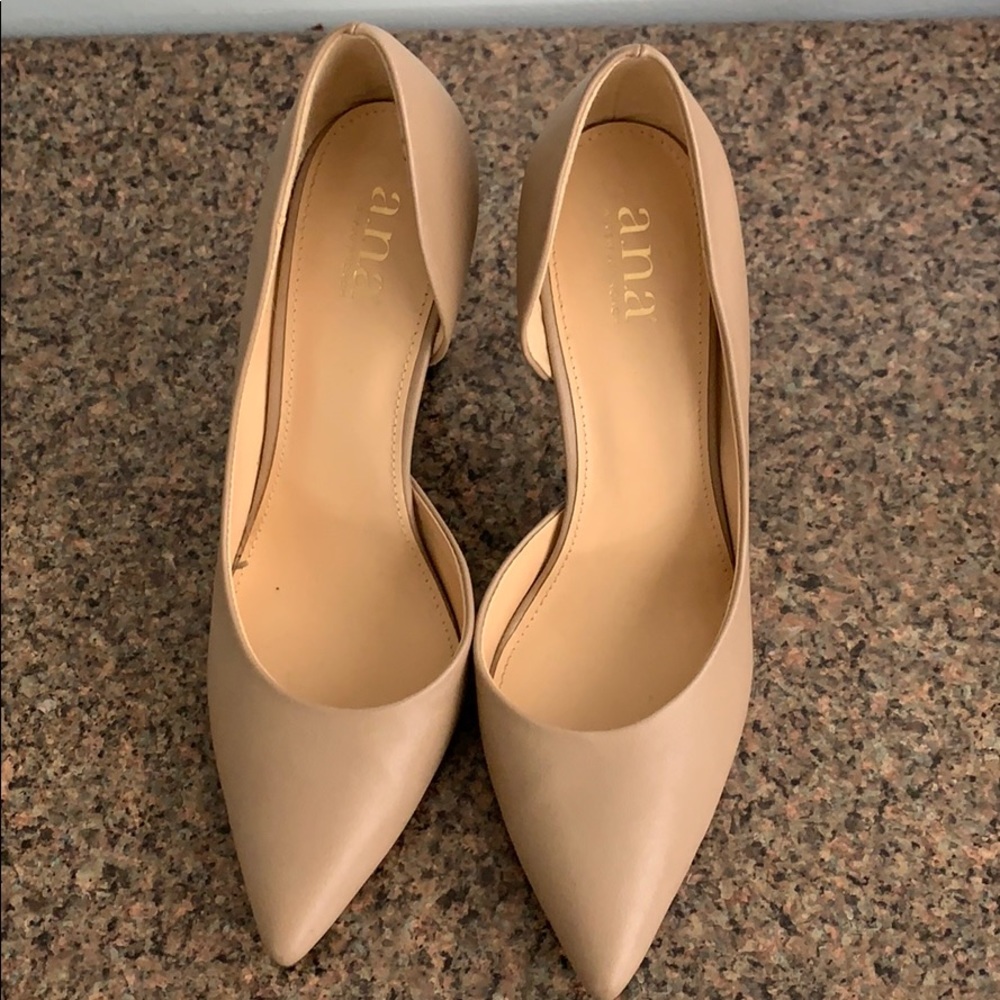 Nude 3.5 inch heels
